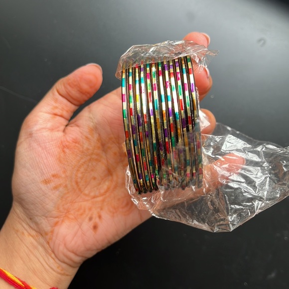 🪩💃🏻 12 disco Indian bangles - Picture 4 of 4